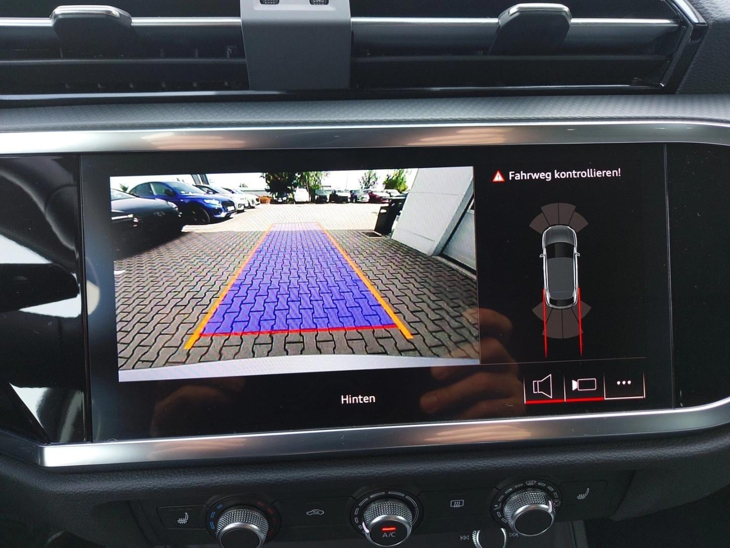 Bild über Audi Q3 Sportback S line 35 TFSI S tronic - für weitere Informationen kontaktieren Sie den Audi Partner