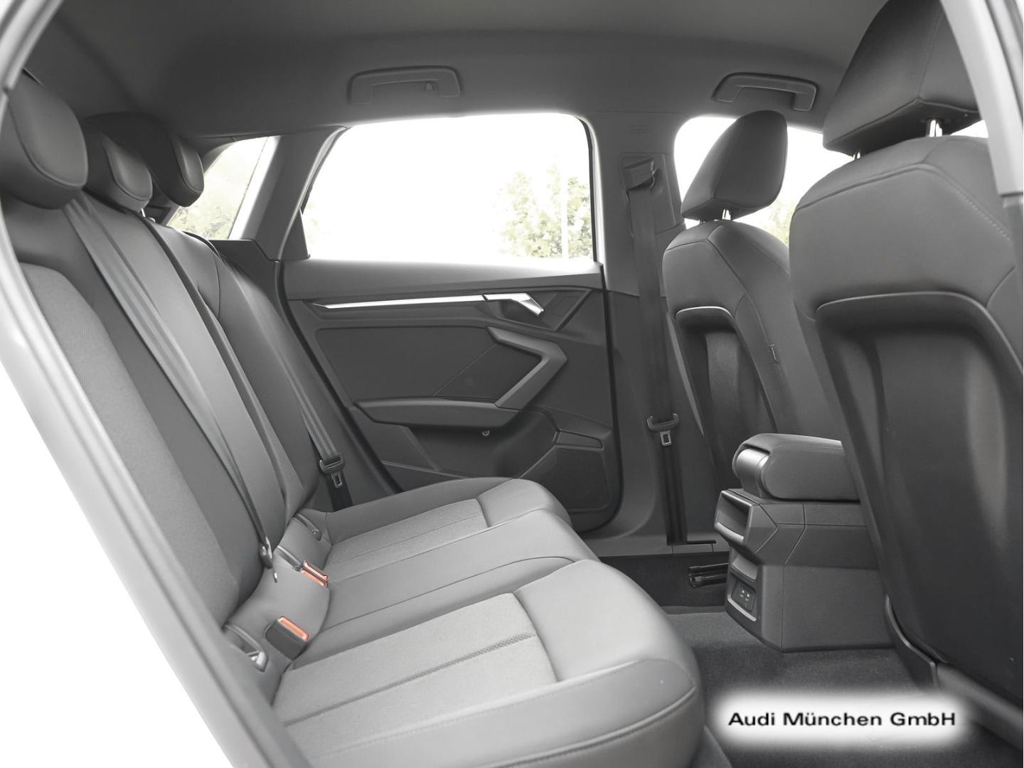 Bild über Audi A3 Sportback advanced 30 TFSI Schaltgetriebe - für weitere Informationen kontaktieren Sie den Audi Partner
