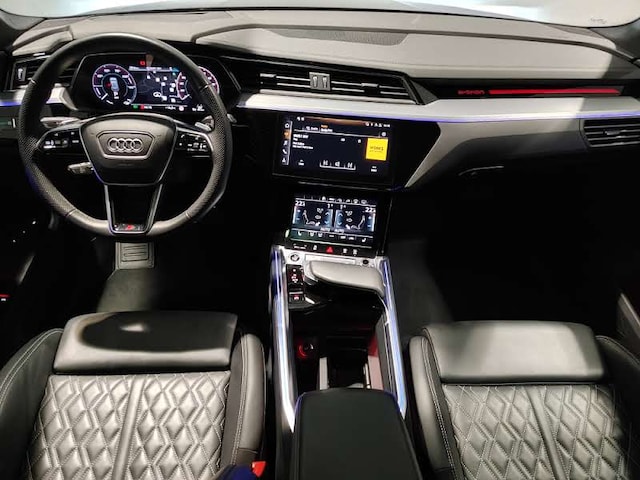 Image de Audi e-tron Black Edition S line 55 quattro 300,00 kW - for more details contact your dealer