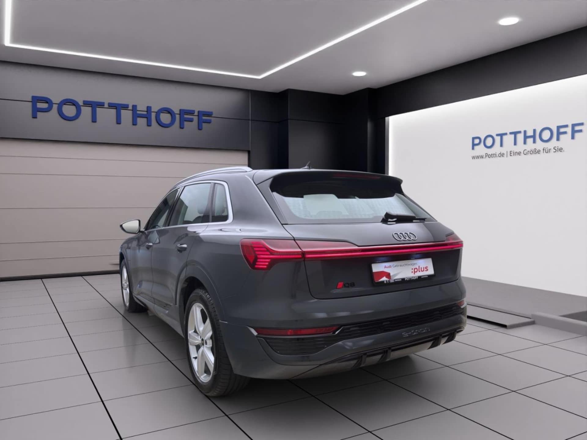 Audi Q8 e-tron S line