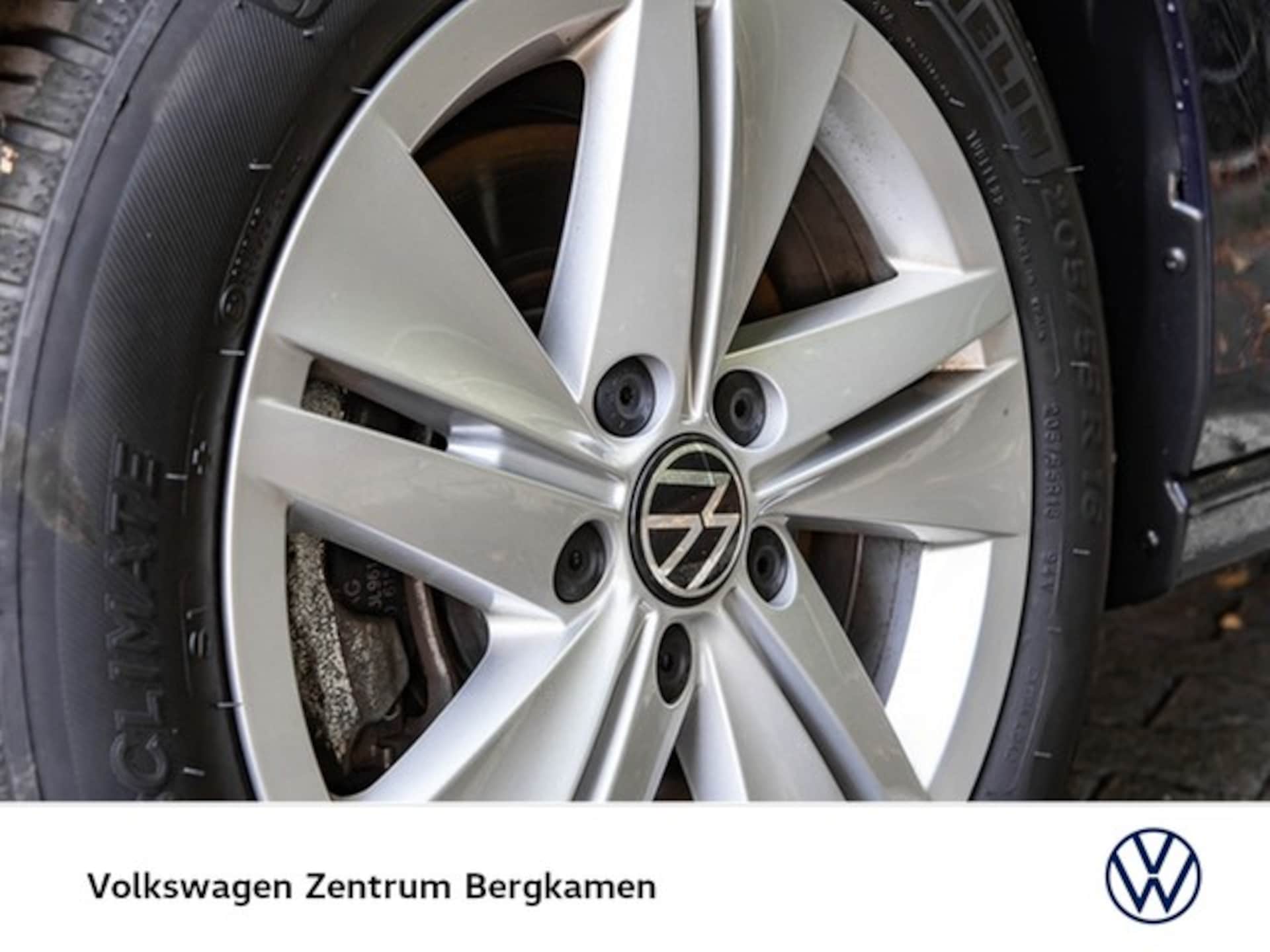 Volkswagen Golf Variant Life