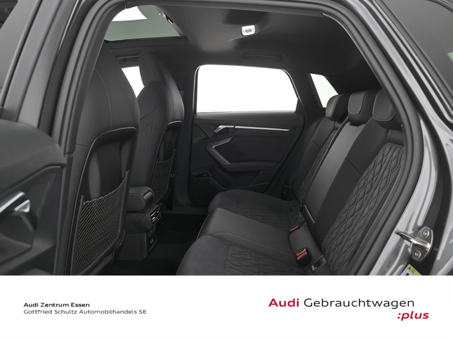 Bild über Audi S3 Sportback TFSI quattro S tronic - für weitere Informationen kontaktieren Sie den Audi Partner