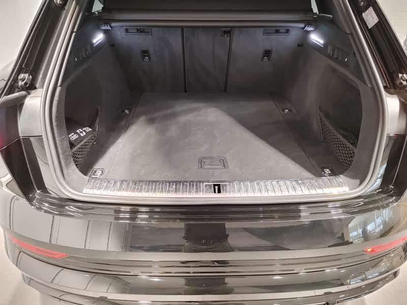 Image about Audi e-tron S line 55 quattro 300,00 kW
