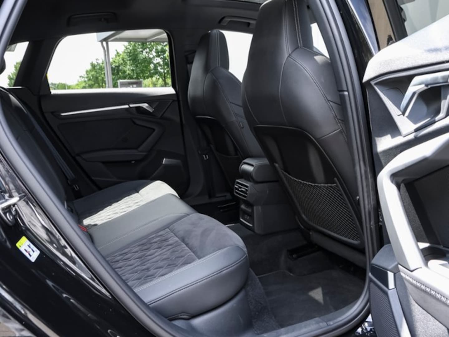 Bild über Audi A3 Sportback S line 40 TFSI quattro S tronic - für weitere Informationen kontaktieren Sie den Audi Partner