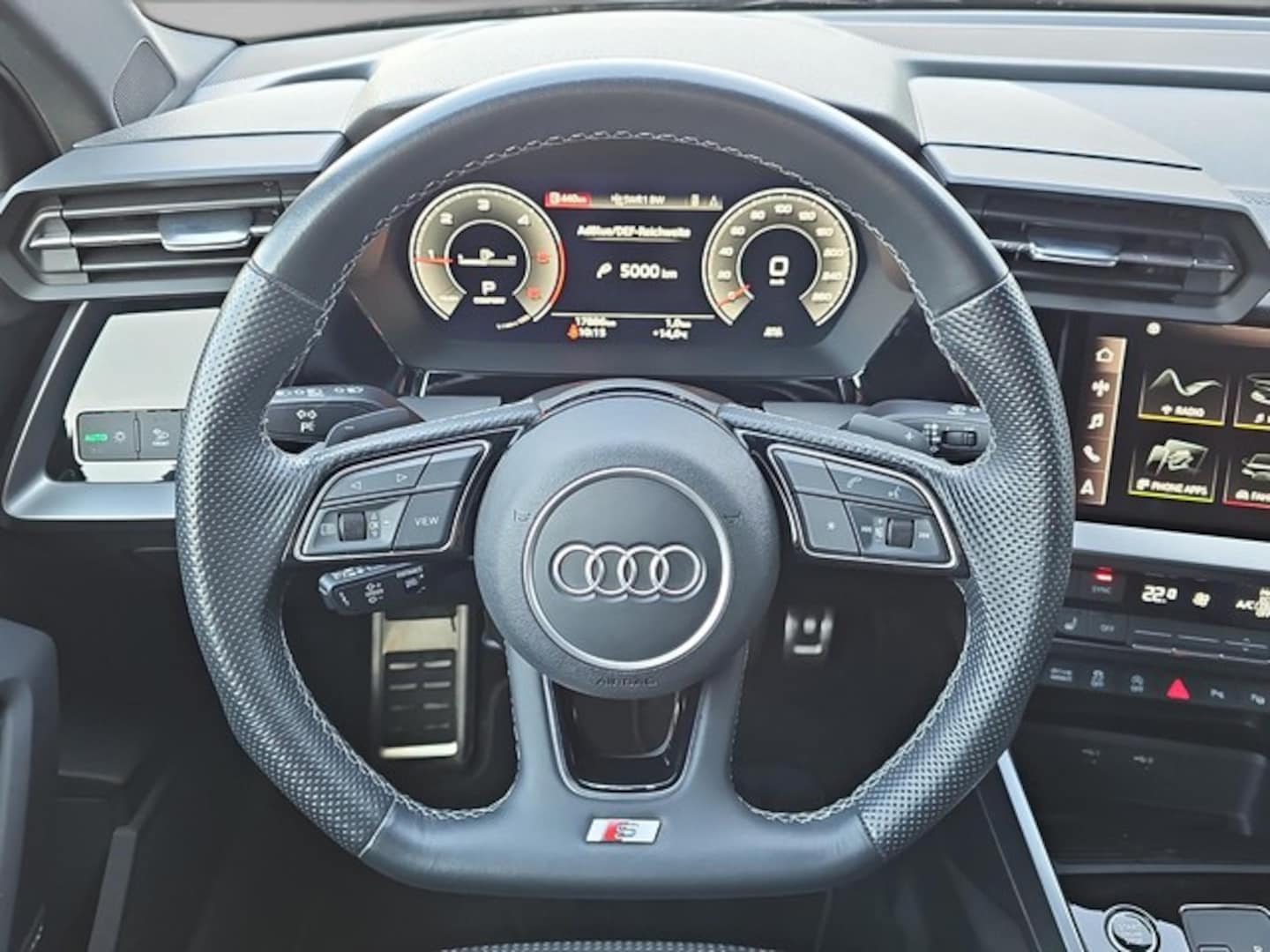 Bild über Audi A3 Limousine S line 35 TDI S tronic - für weitere Informationen kontaktieren Sie den Audi Partner