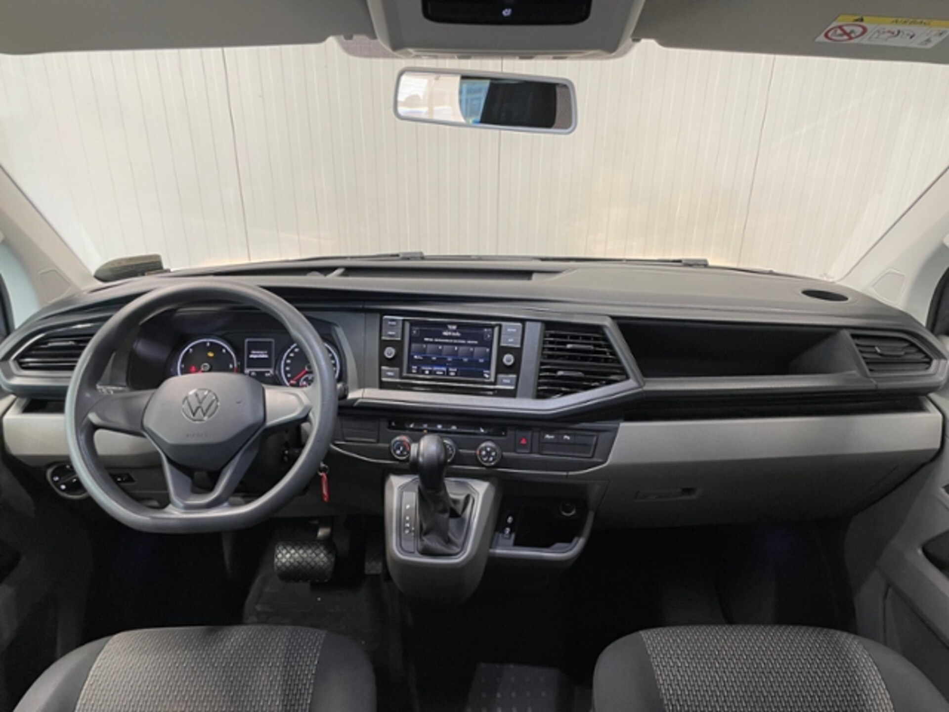 Volkswagen T6.1 Transporter Kombi langer Radstand
