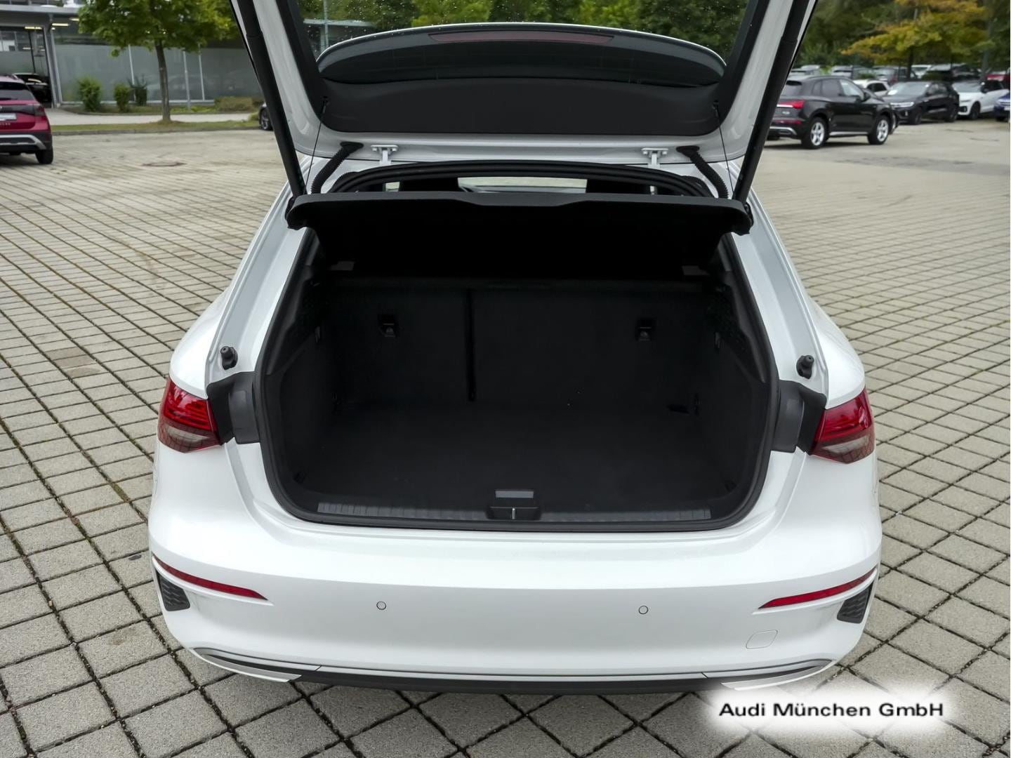 Bild über Audi A3 Sportback advanced 30 TFSI Schaltgetriebe - für weitere Informationen kontaktieren Sie den Audi Partner