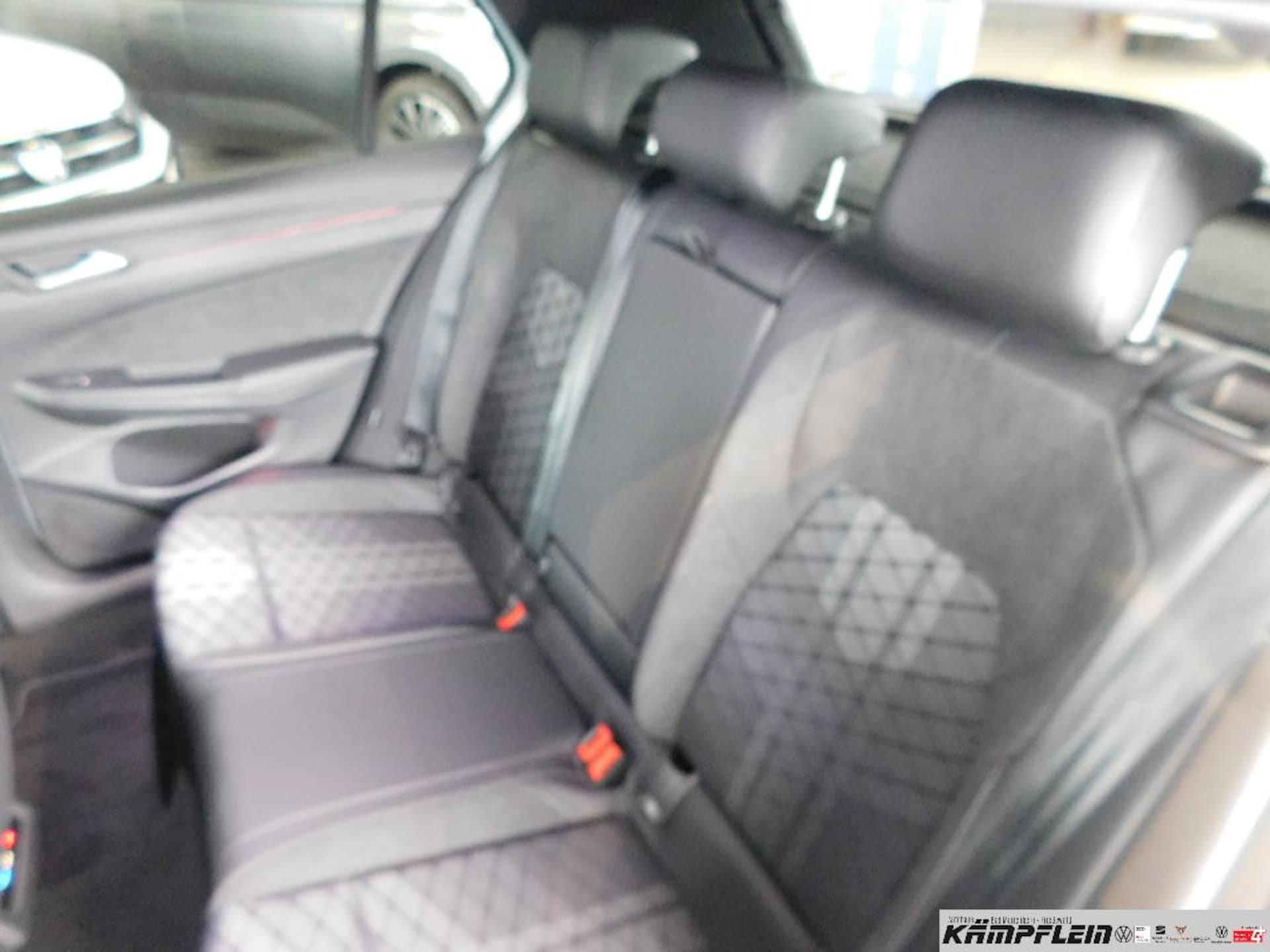 Volkswagen Golf R-Line