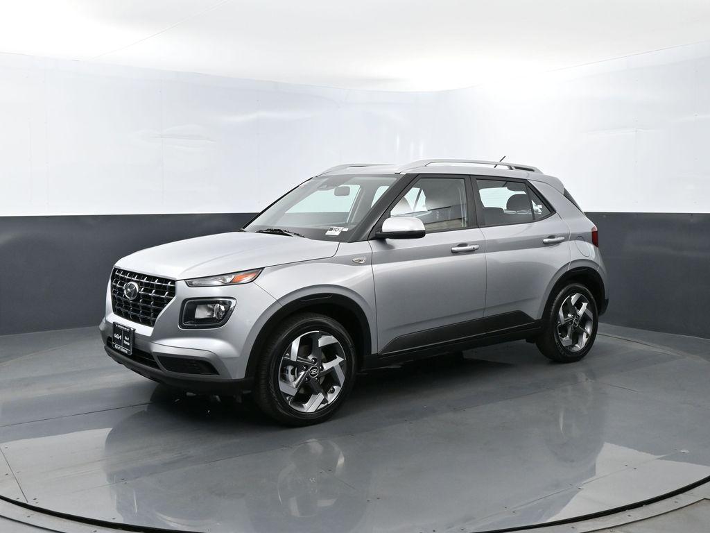 2025 Hyundai Venue SEL IVT's photo