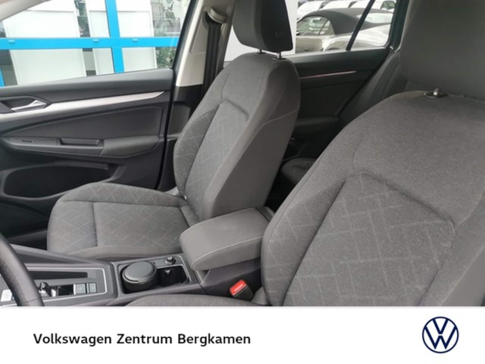 Volkswagen Golf Variant Life