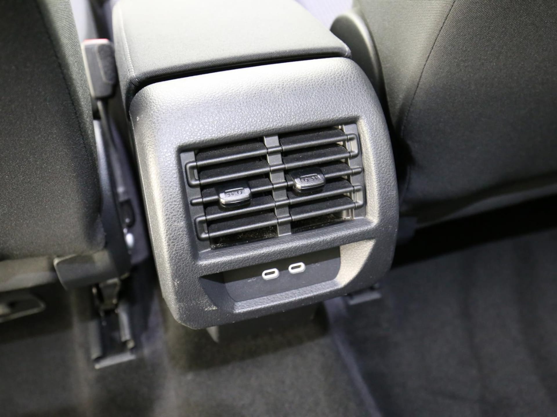 Volkswagen Caddy Basis-Modell