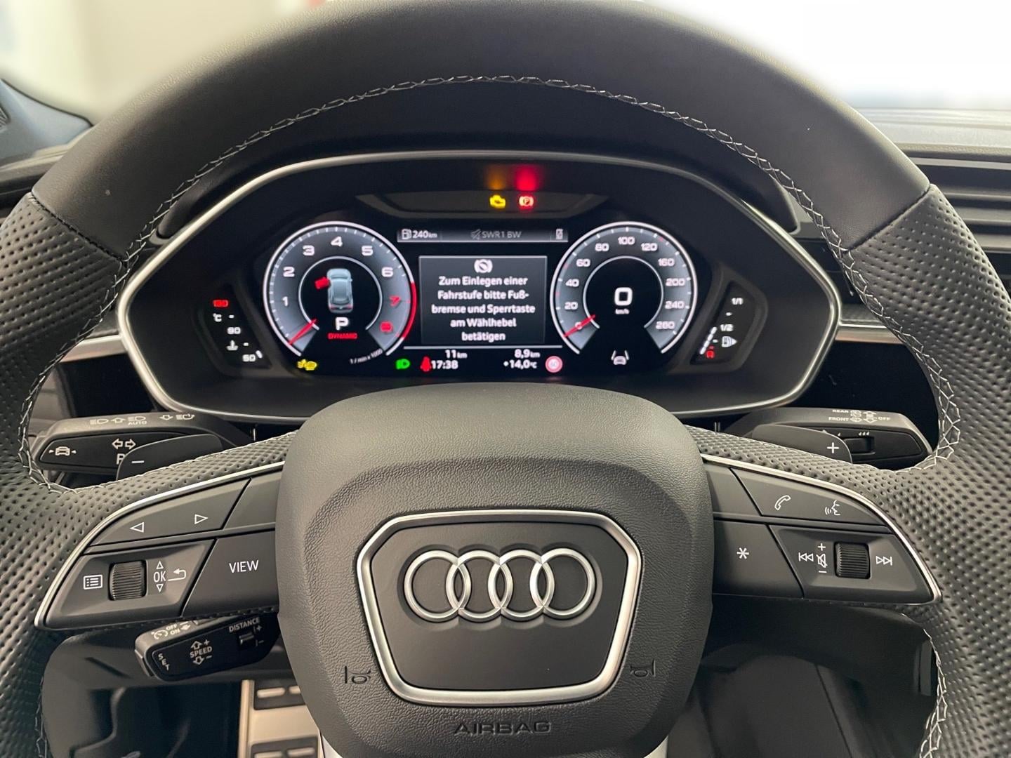 Bild über Audi Q3 advanced 35 TFSI S tronic - für weitere Informationen kontaktieren Sie den Audi Partner