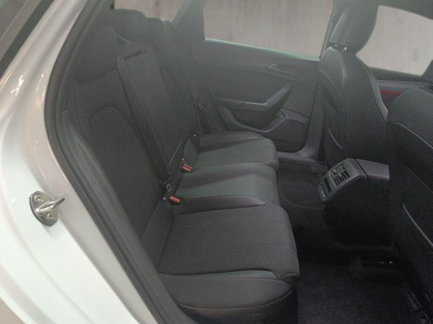 CUPRA Leon Sportstourer 1.5 eTSI DSG 110 kW (150 CV) — photo 6