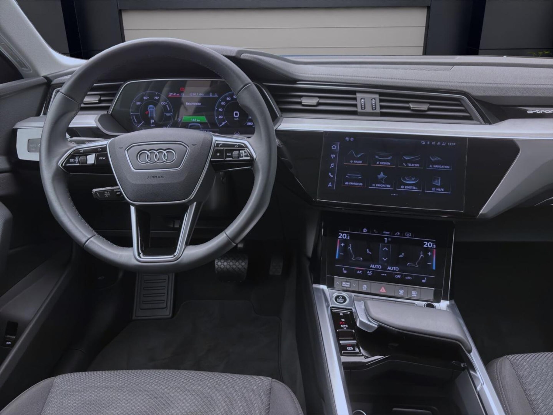 Audi Q8 e-tron S line
