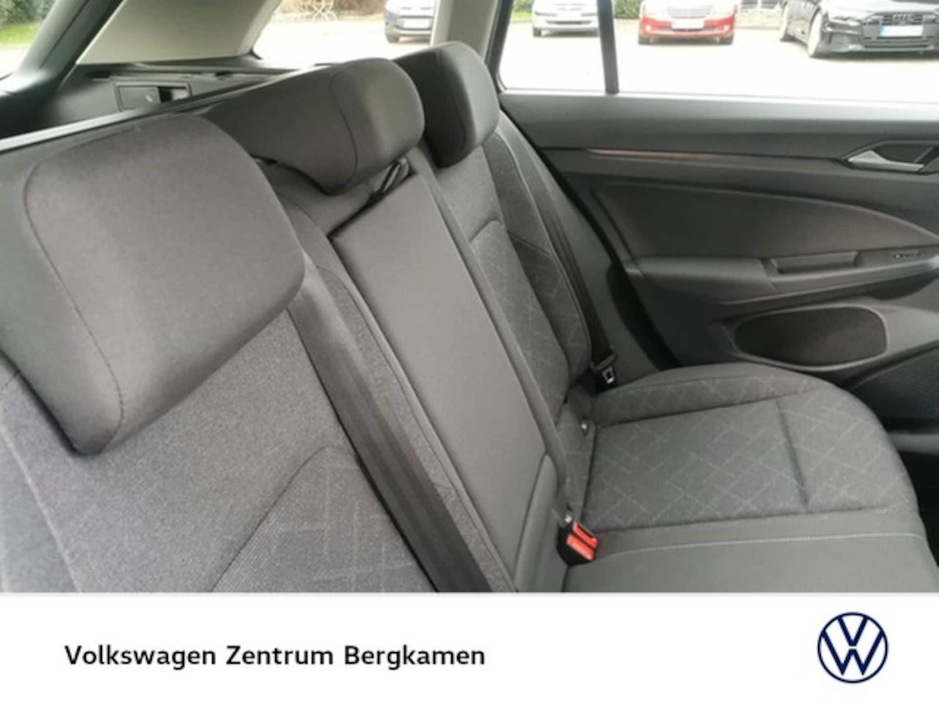 Volkswagen Golf Variant Life