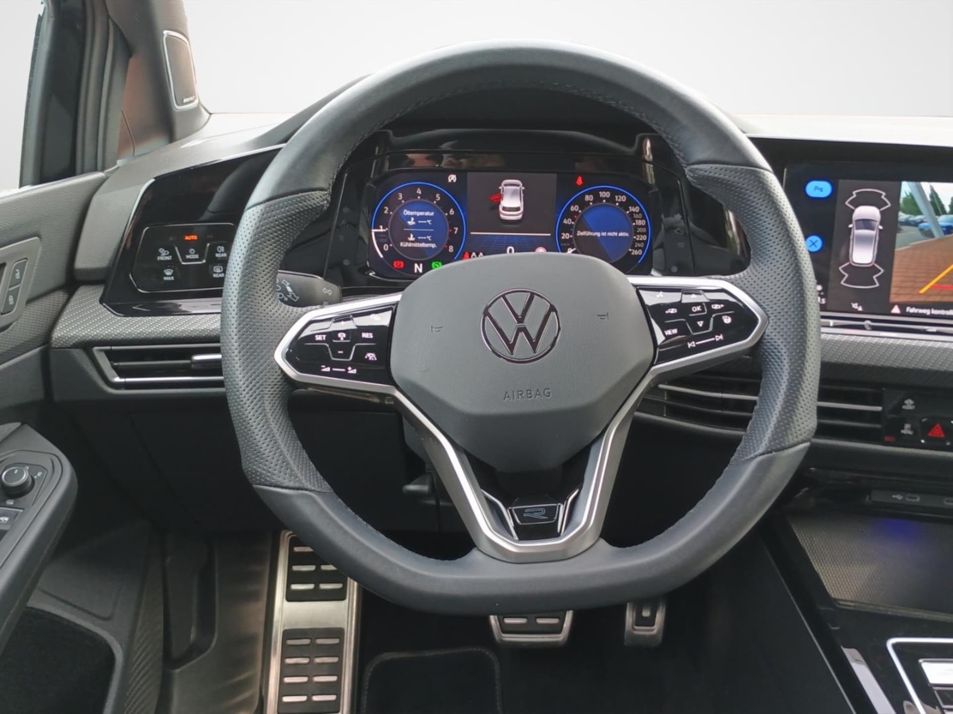 Volkswagen Golf R-Line