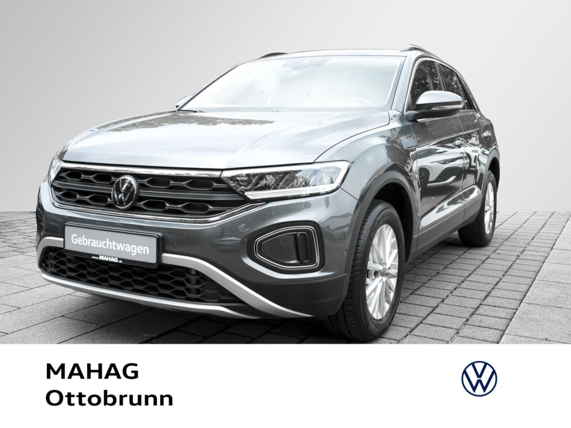 Volkswagen T-Roc 2023 — T-Roc Life 1.5 TSI AHK LED Navi ParkAssist RearView App DSG