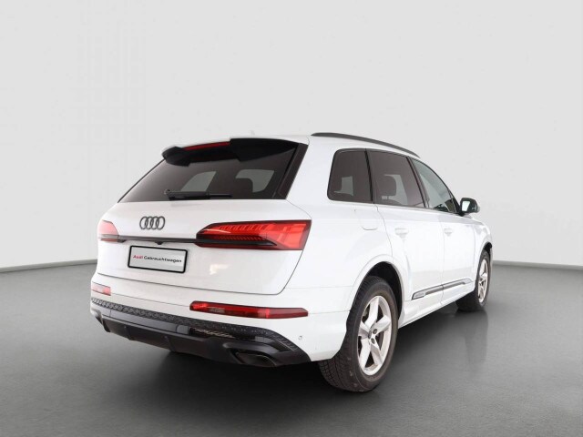 Image about Audi Q7 SUV TFSI e S line 55 TFSI e quattro tiptronic