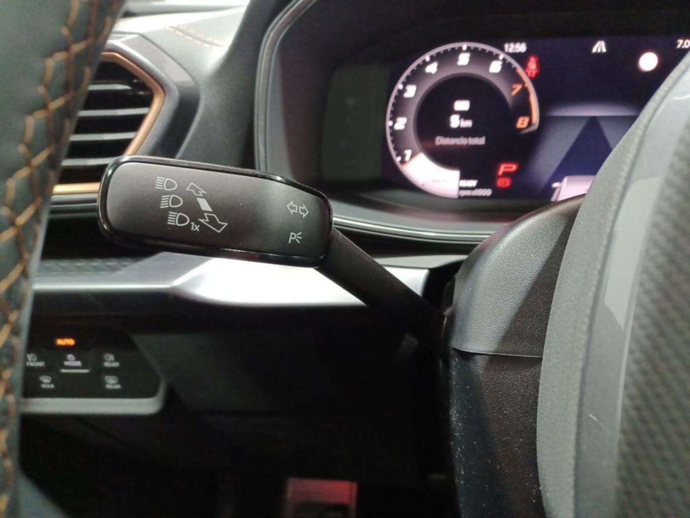 CUPRA Leon Sportstourer 1.5 eTSI DSG 110 kW (150 CV) — photo 15
