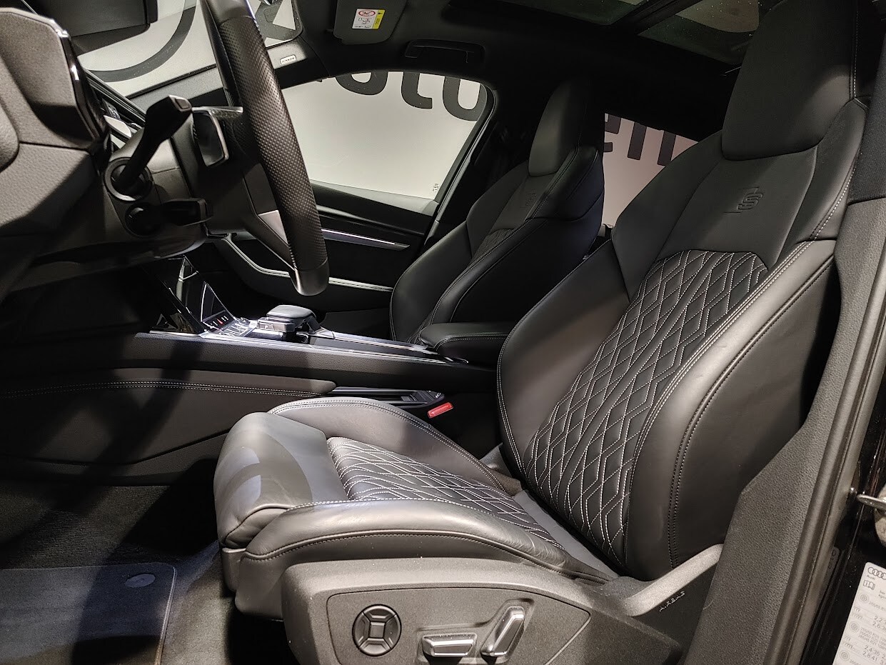 Image about Audi e-tron S line 55 quattro 300,00 kW