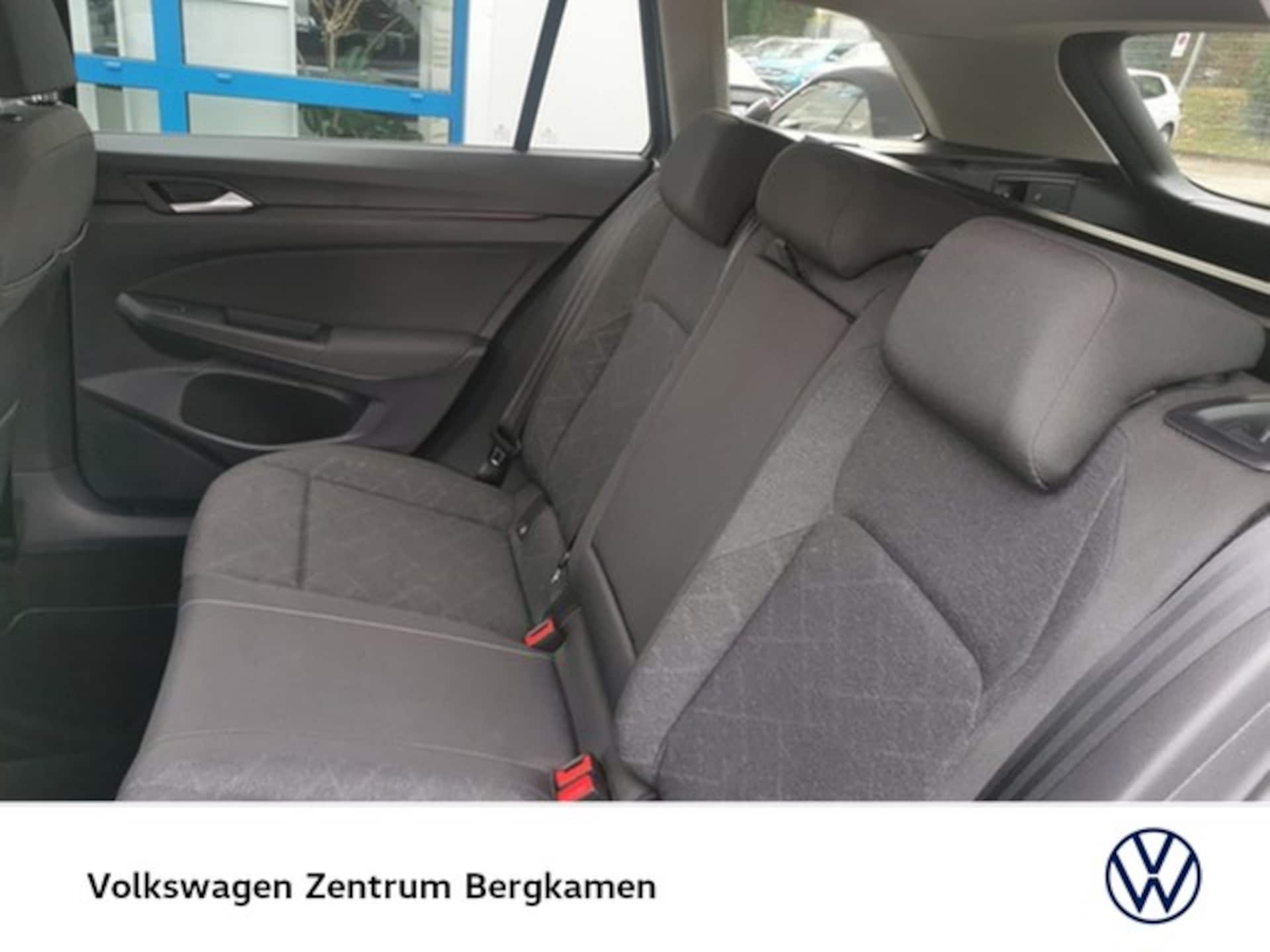 Volkswagen Golf Variant Life