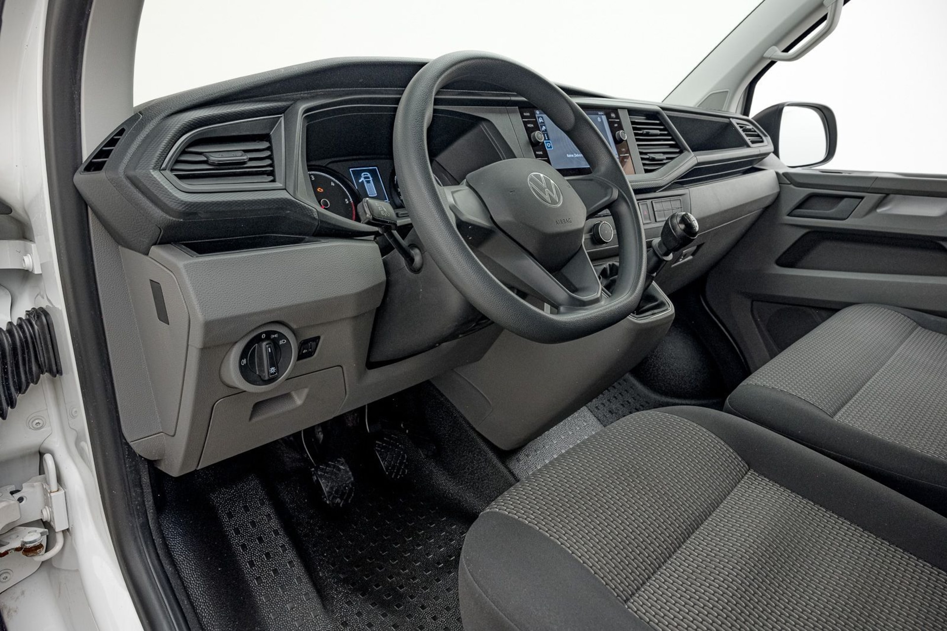 Volkswagen T6.1 Transporter Kasten langer Radstand