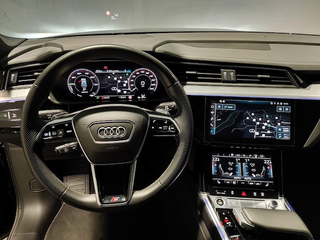 Image de Audi e-tron Black Edition S line 55 quattro 300,00 kW - for more details contact your dealer