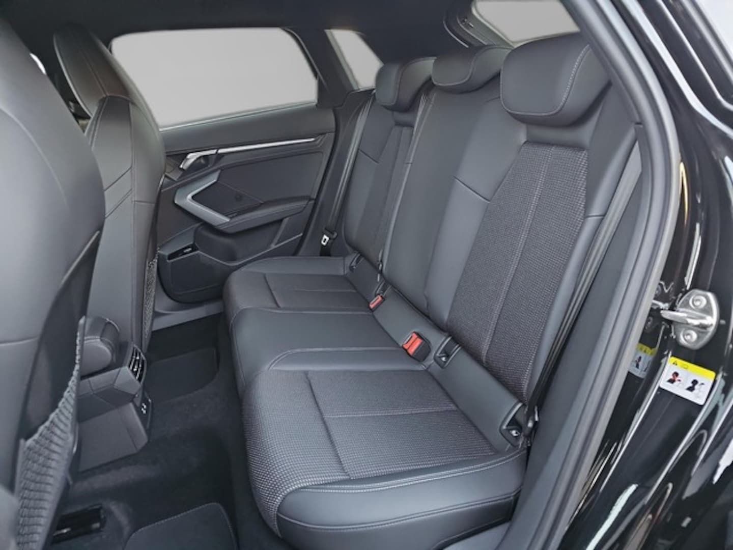 Bild über Audi A3 Sportback TFSI 110 kW S tronic - für weitere Informationen kontaktieren Sie den Audi Partner