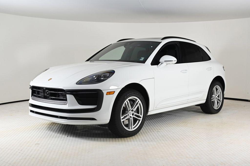2024 Porsche Macan -'s photo