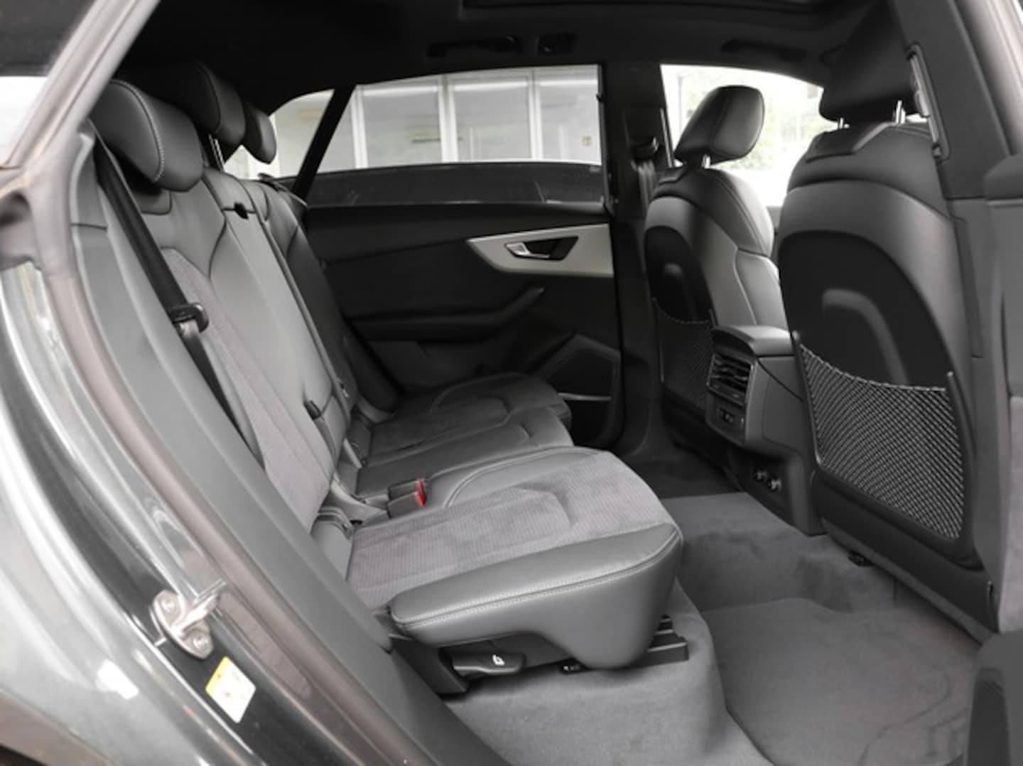 Bild über Audi Q8 SUV TFSI e TFSI e quattro 360 kW tiptronic - für weitere Informationen kontaktieren Sie den Audi Partner