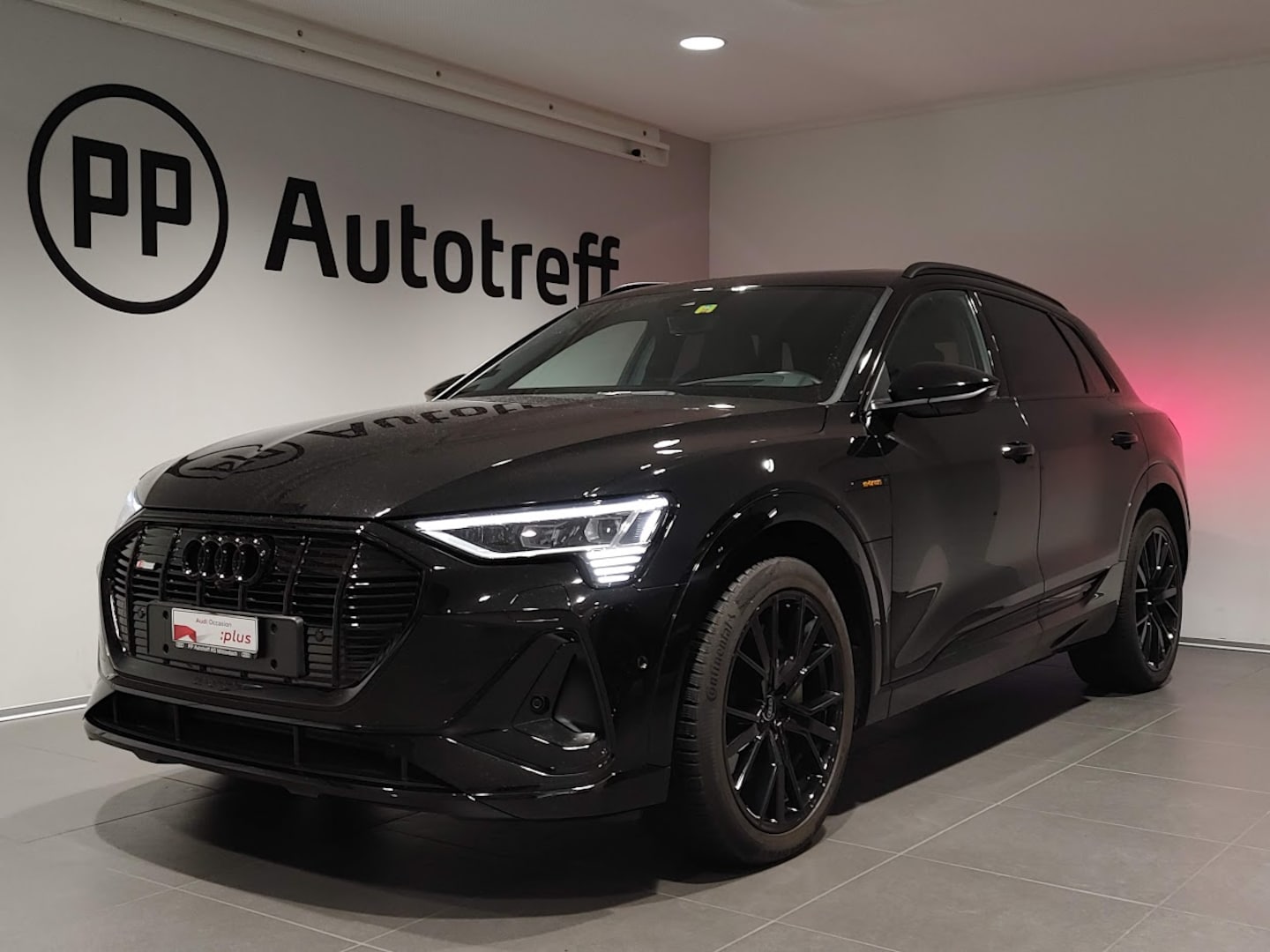 Image de Audi e-tron Black Edition S line 55 quattro 300,00 kW - for more details contact your dealer