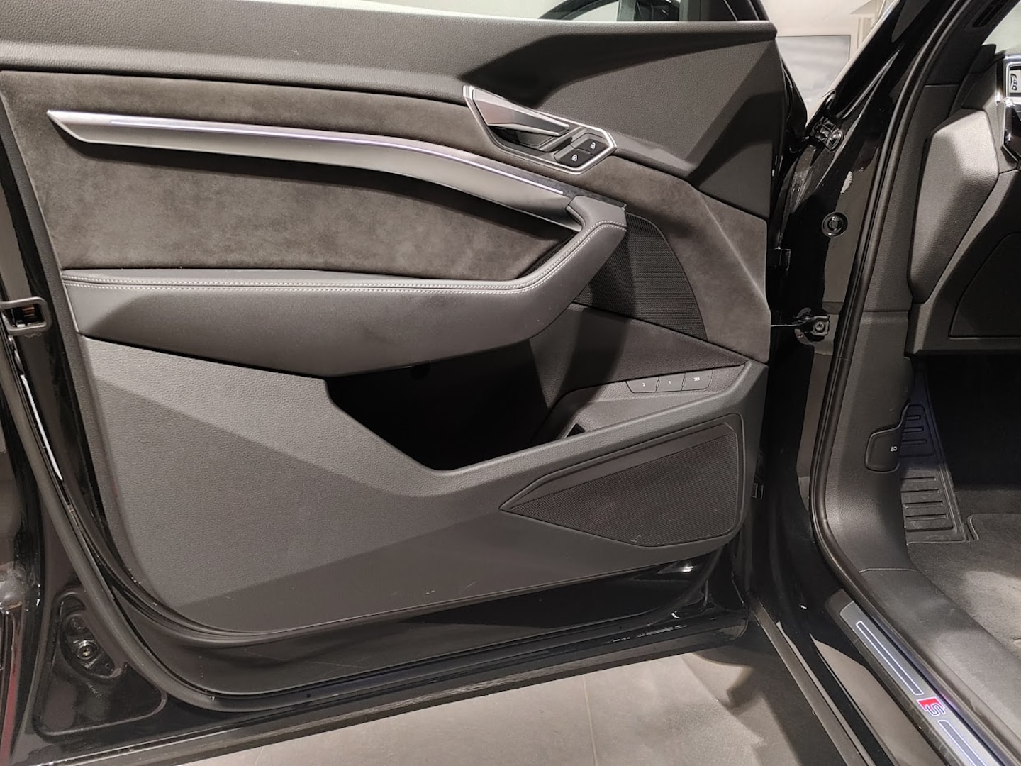 Image de Audi e-tron Black Edition S line 55 quattro 300,00 kW - for more details contact your dealer