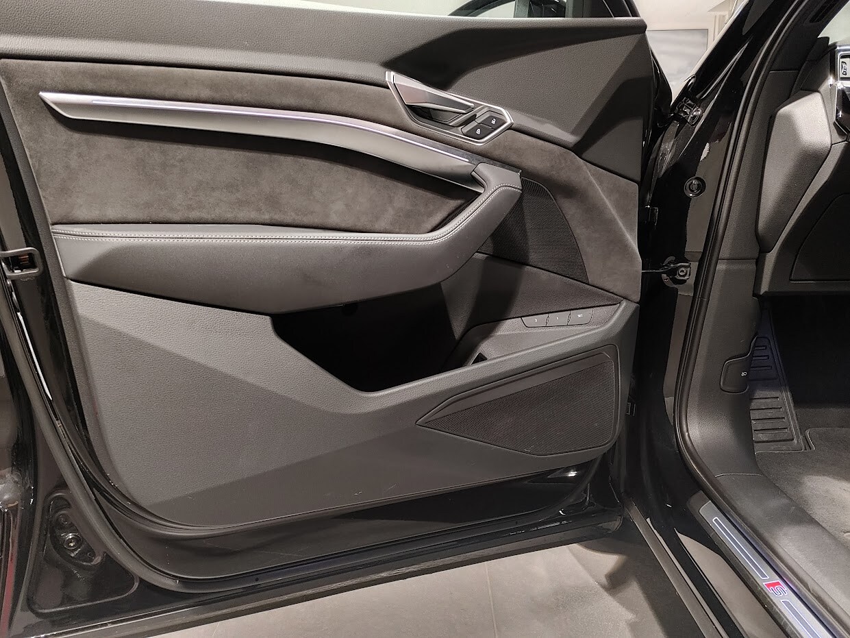 Image about Audi e-tron S line 55 quattro 300,00 kW