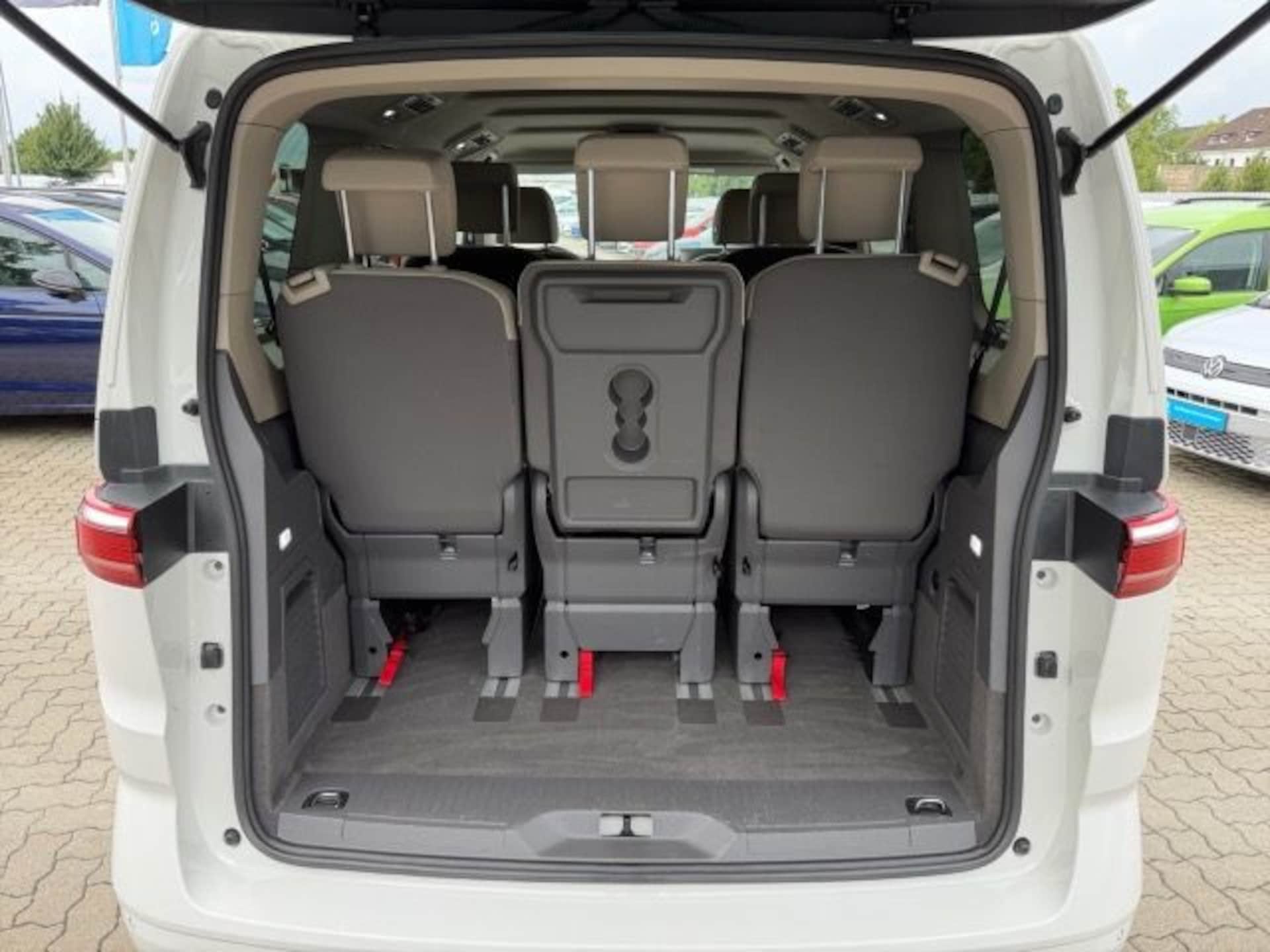 Volkswagen Multivan Basis-Modell