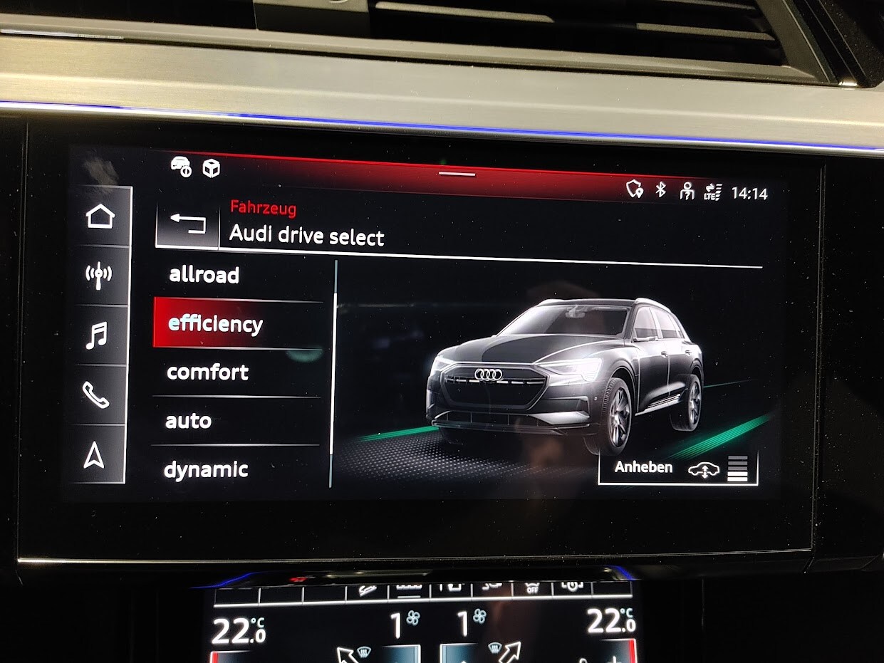 Image about Audi e-tron S line 55 quattro 300,00 kW