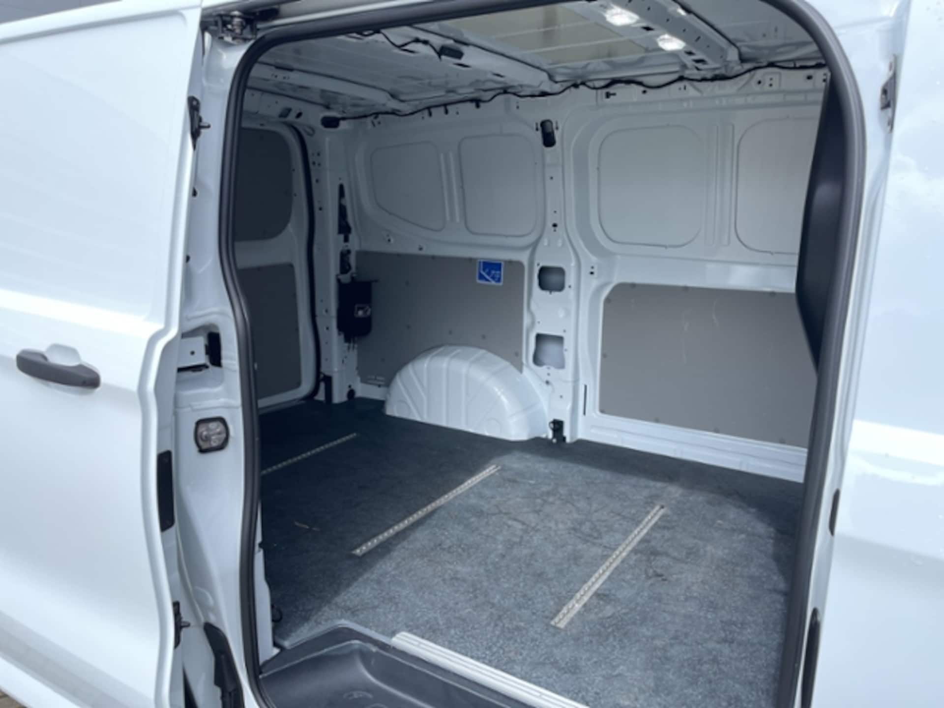 Volkswagen Transporter Kasten kurzer Radstand