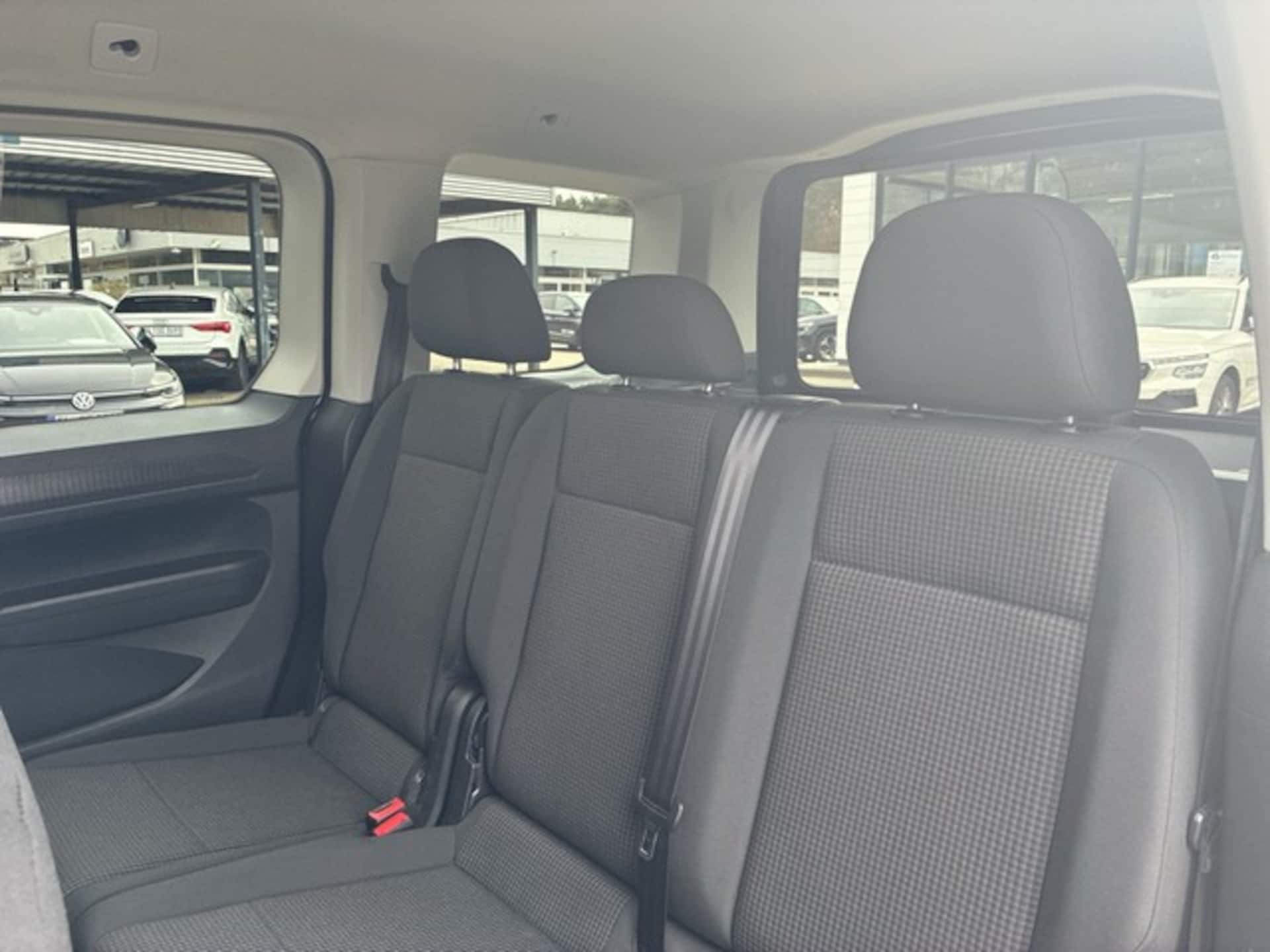 Volkswagen Caddy Basis-Modell
