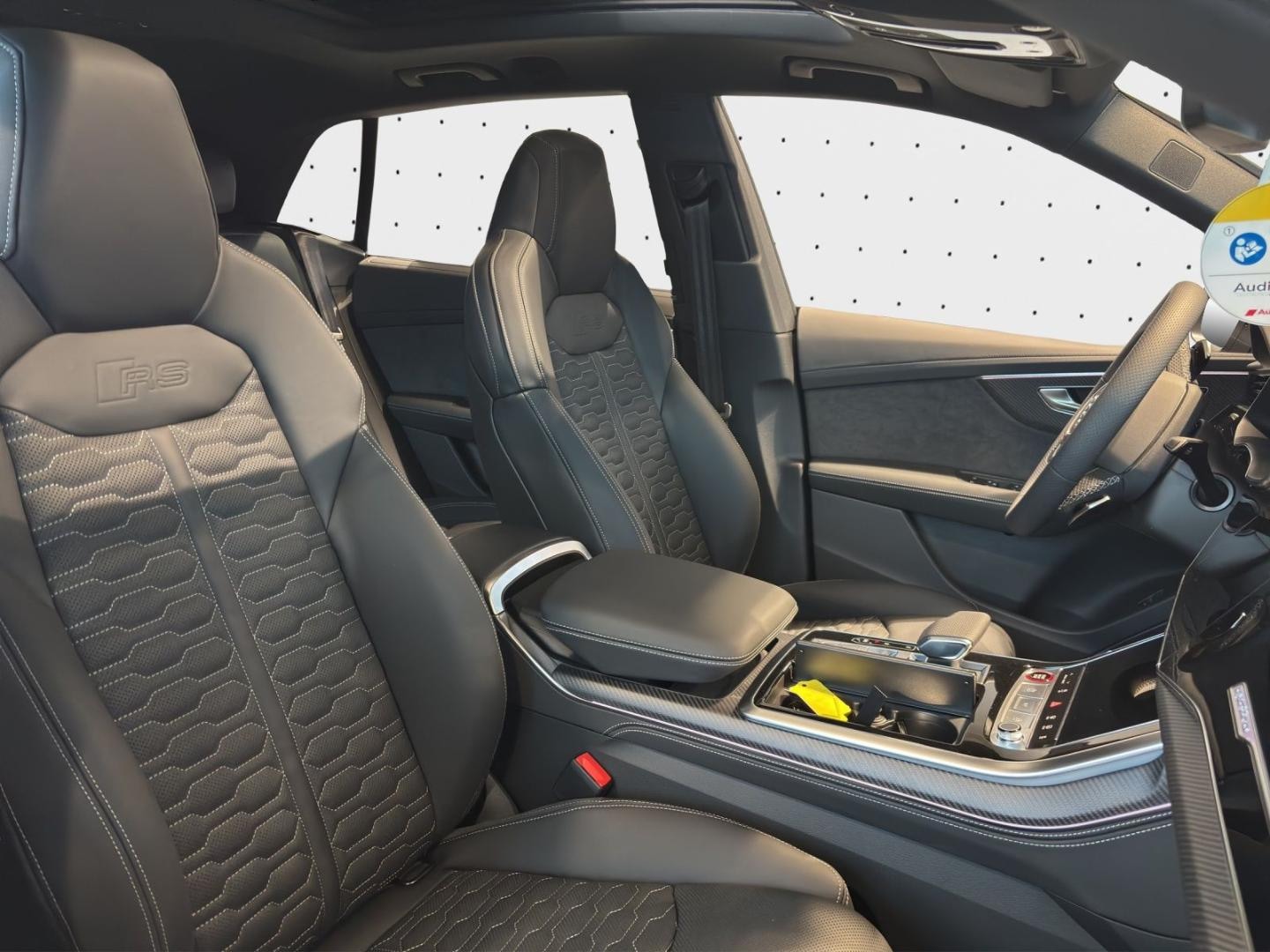 Bild über Audi RS Q8 SUV TFSI quattro 471 kW tiptronic - für weitere Informationen kontaktieren Sie den Audi Partner