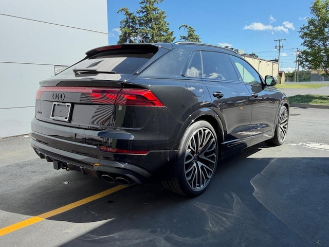 2026 Audi SQ8 Prestige - Photo 10