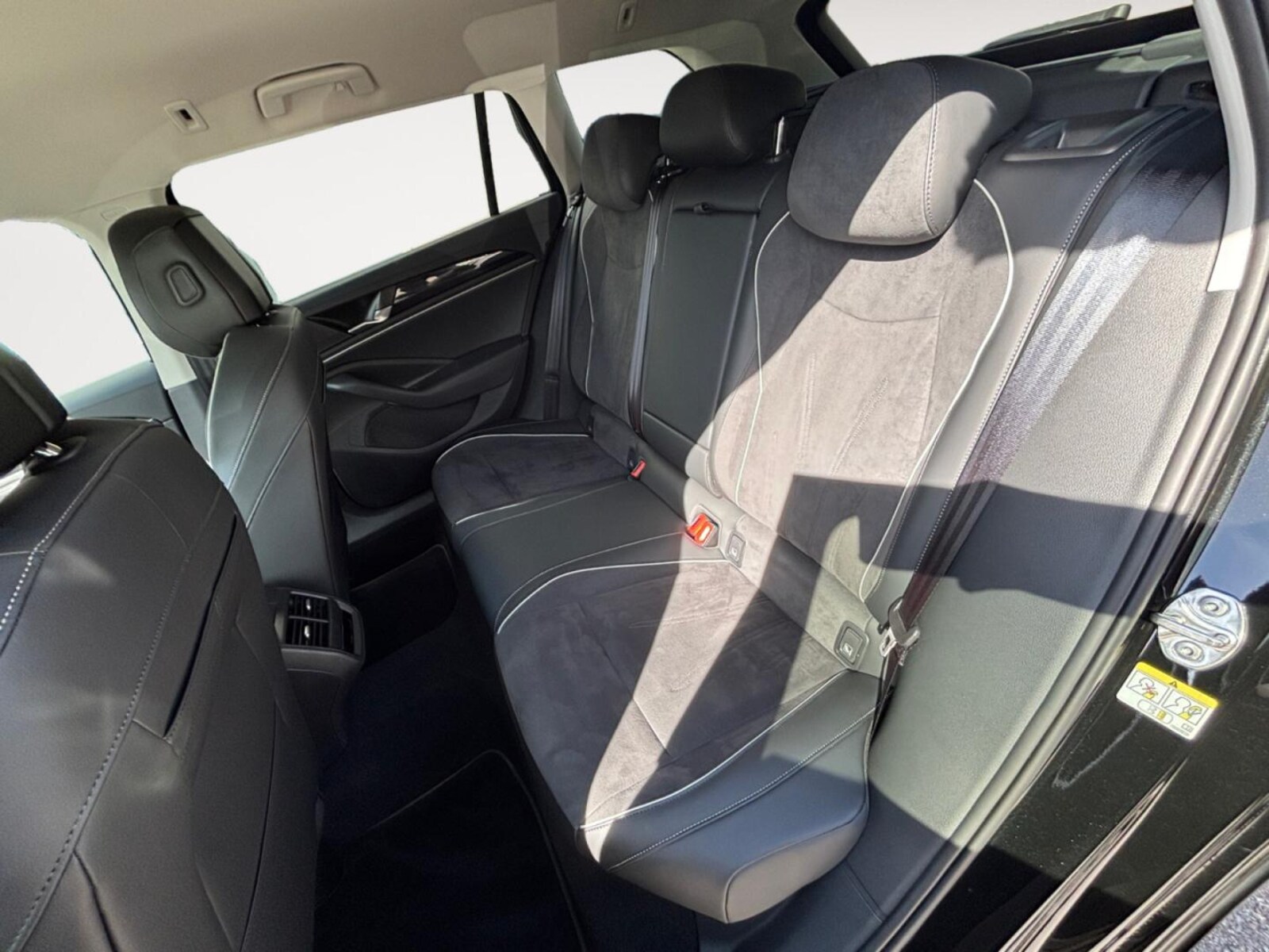 Volkswagen Passat – Bild 14