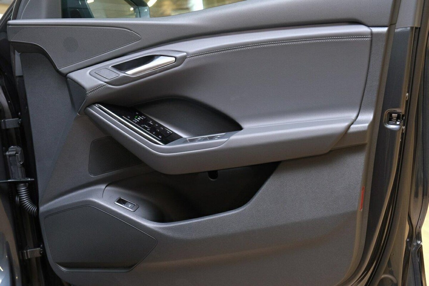 Image about Audi Q6 SUV e-tron e-tron