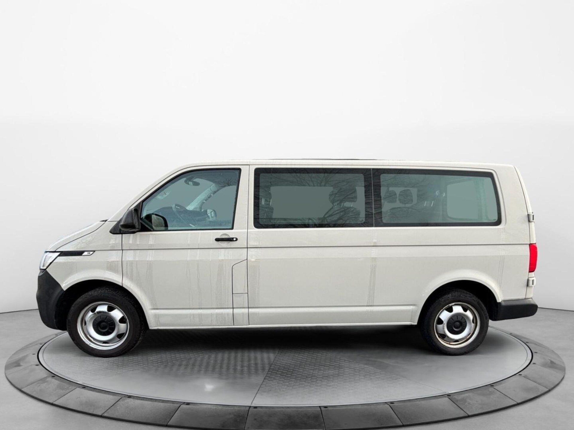 Volkswagen T6.1 Transporter Kombi langer Radstand
