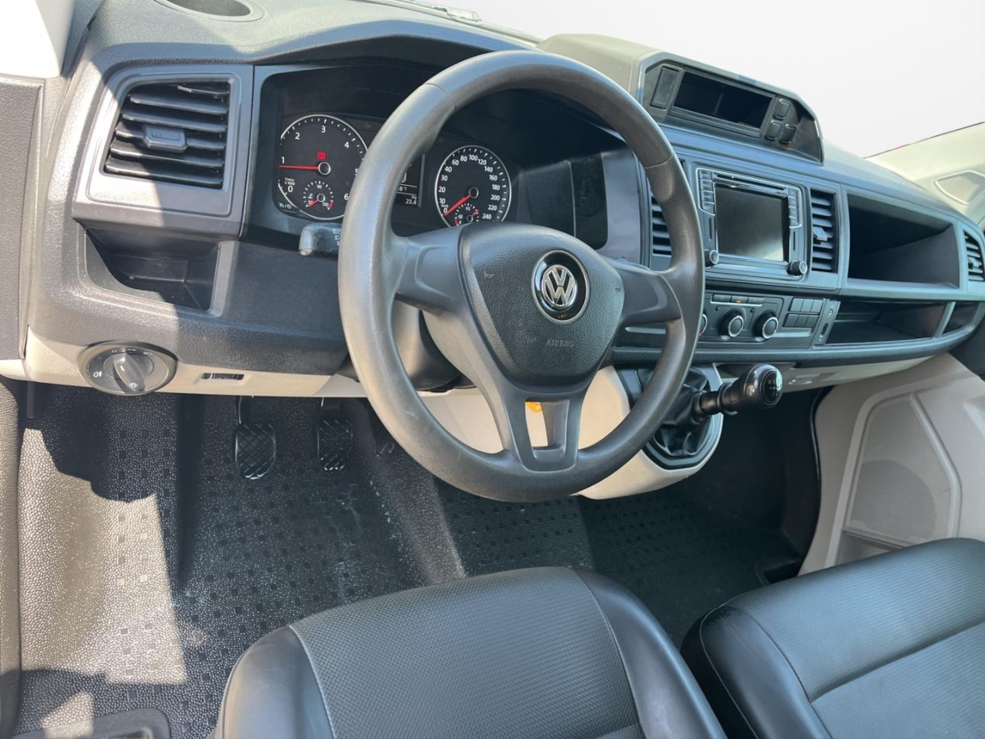 Volkswagen T6 Transporter Kasten langer Radstand