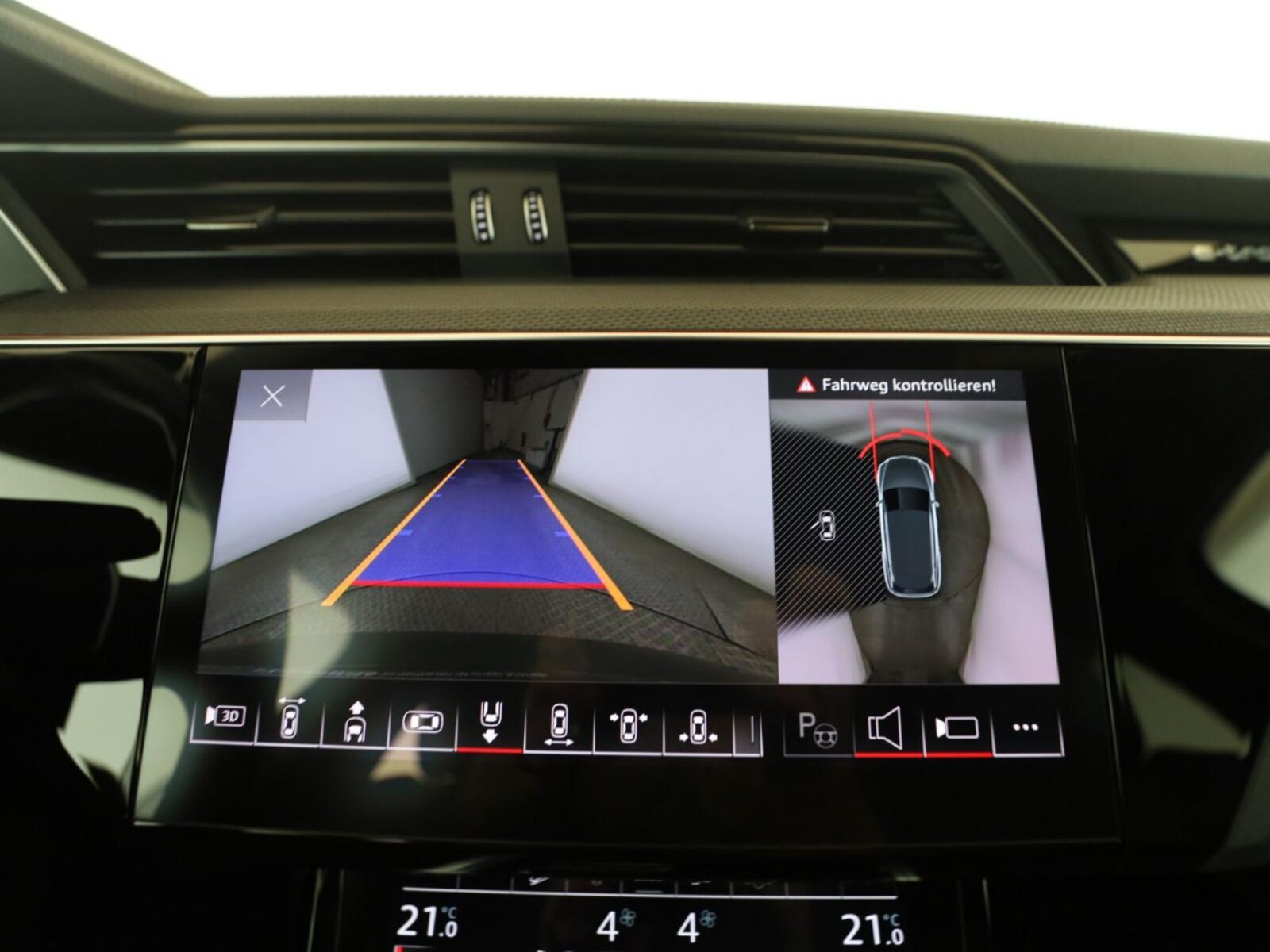 Audi Q8 e-tron – Bild 17