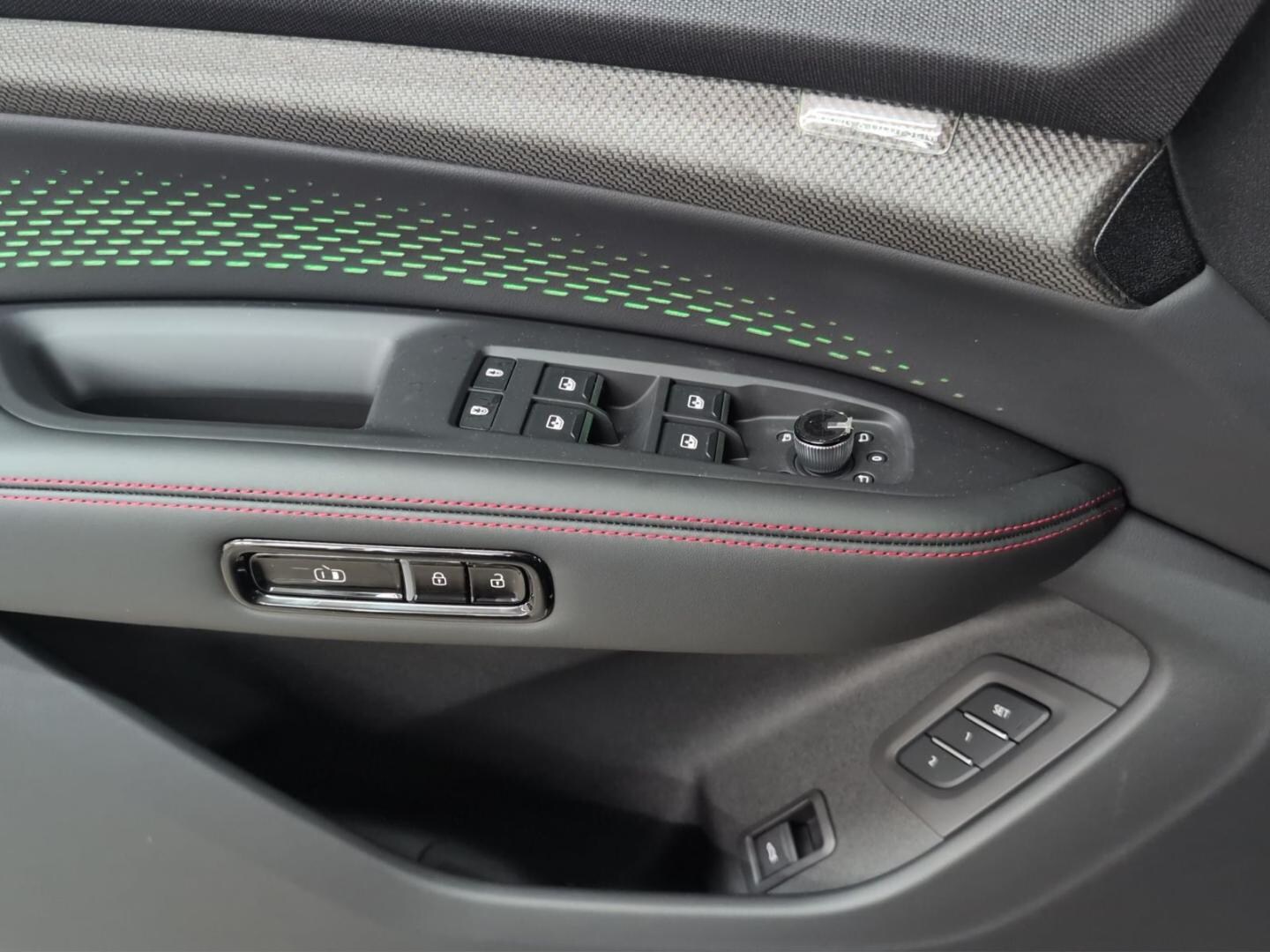 Bild über Audi Q7 SUV TDI quattro 220 kW tiptronic - für weitere Informationen kontaktieren Sie den Audi Partner
