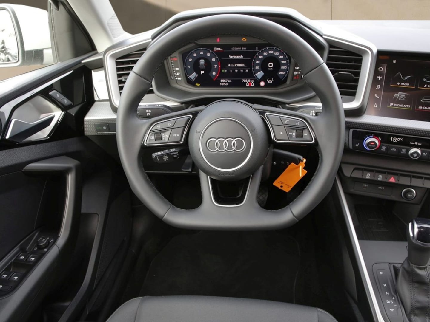 Bild über Audi A1 Sportback S line 25 TFSI S tronic - für weitere Informationen kontaktieren Sie den Audi Partner