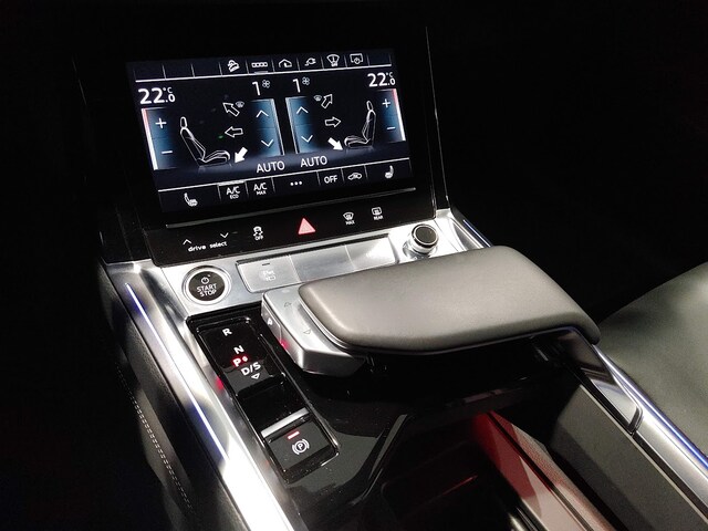 Image de Audi e-tron Black Edition S line 55 quattro 300,00 kW - for more details contact your dealer