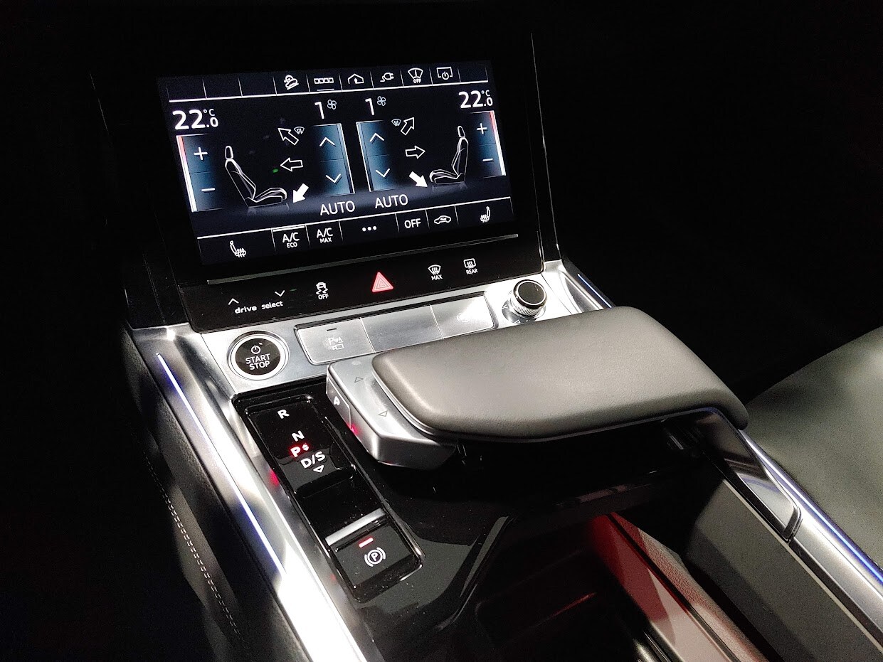 Image about Audi e-tron S line 55 quattro 300,00 kW