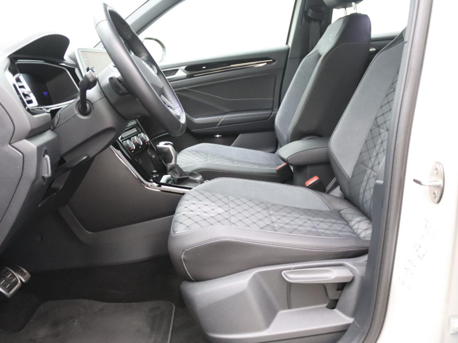 Volkswagen T-Roc – Bild 12