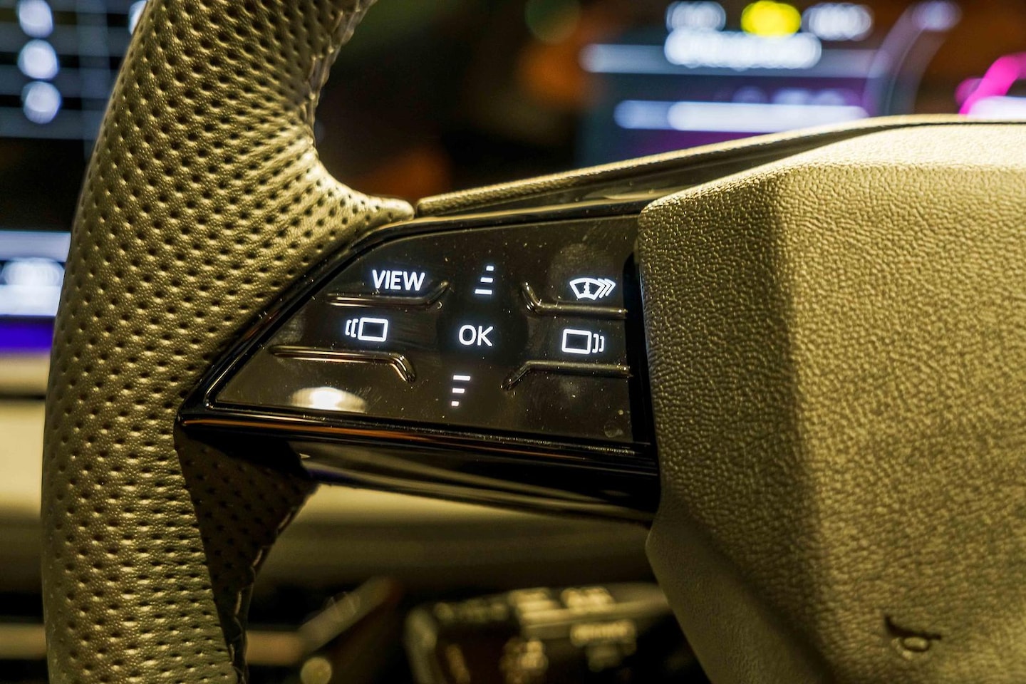 Image about Audi Q6 SUV e-tron e-tron quattro